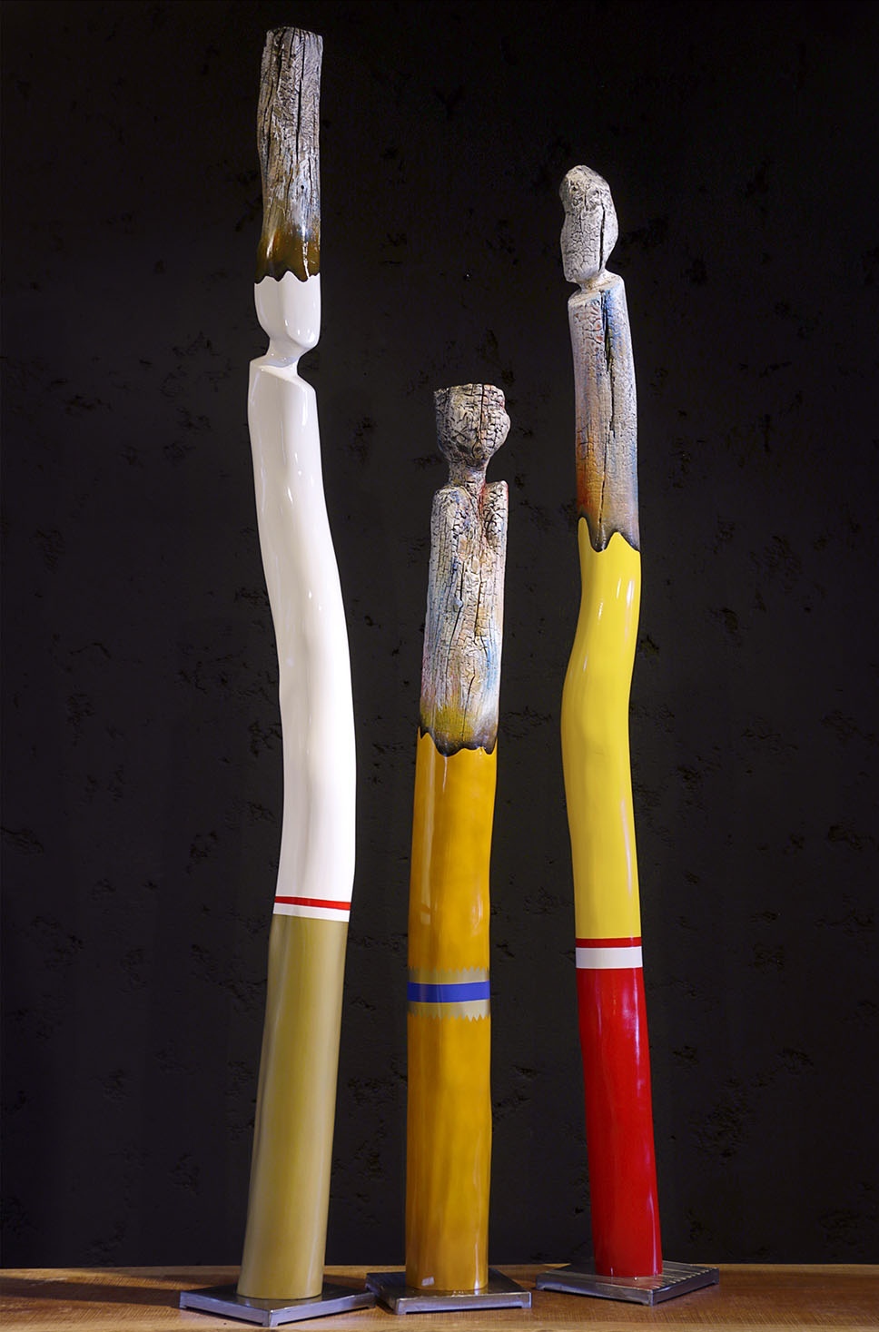 Peintures de VODOUHE Nathanaël, l'artiste plasticien, Sculpteur contemporain africain, à l'univers particulier